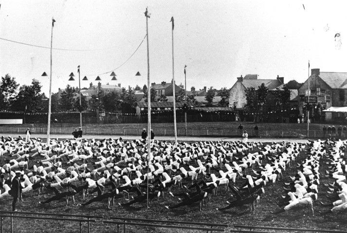 Les premiers équipements sportifs de Cholet