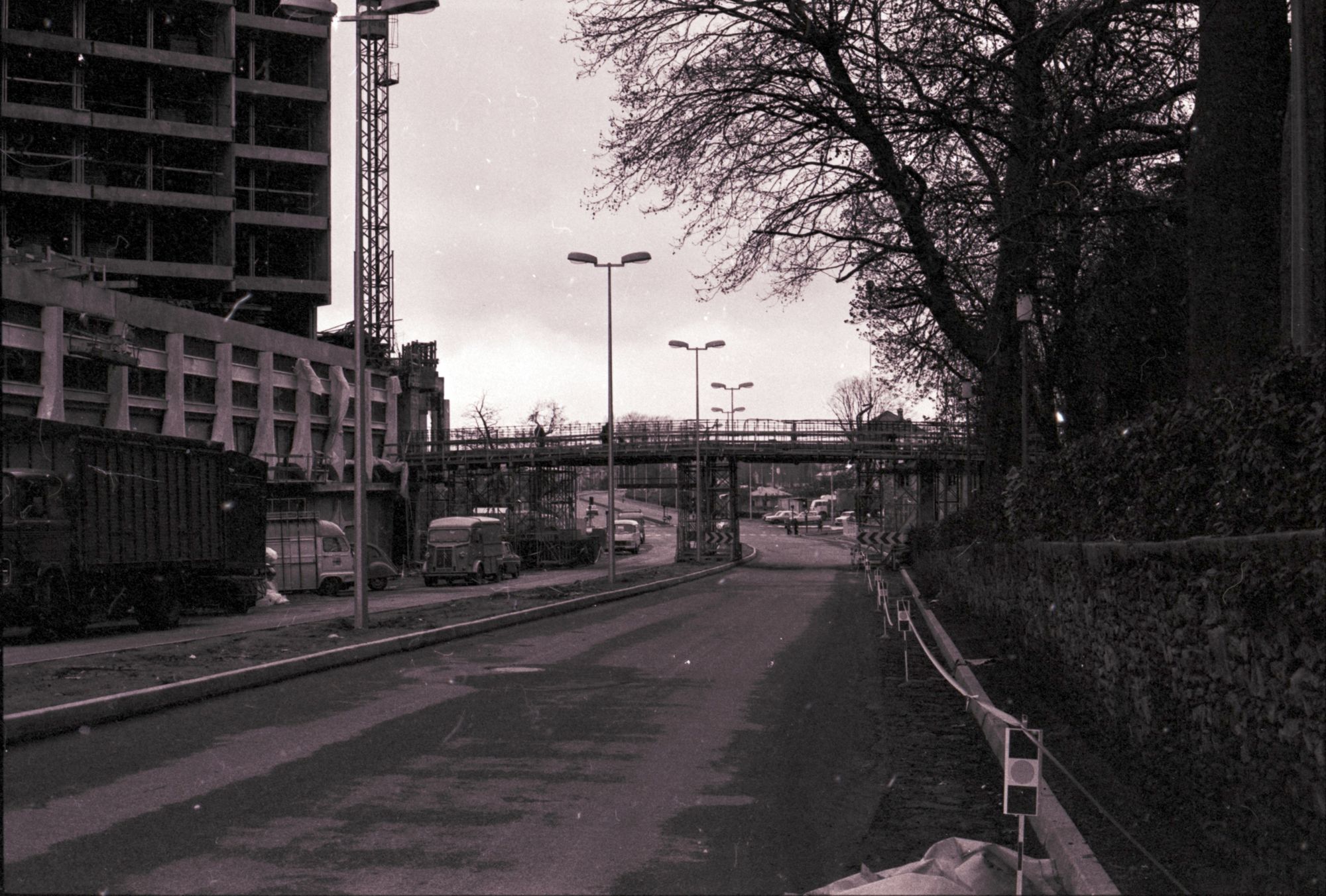 Insolite - la passerelle du Mail