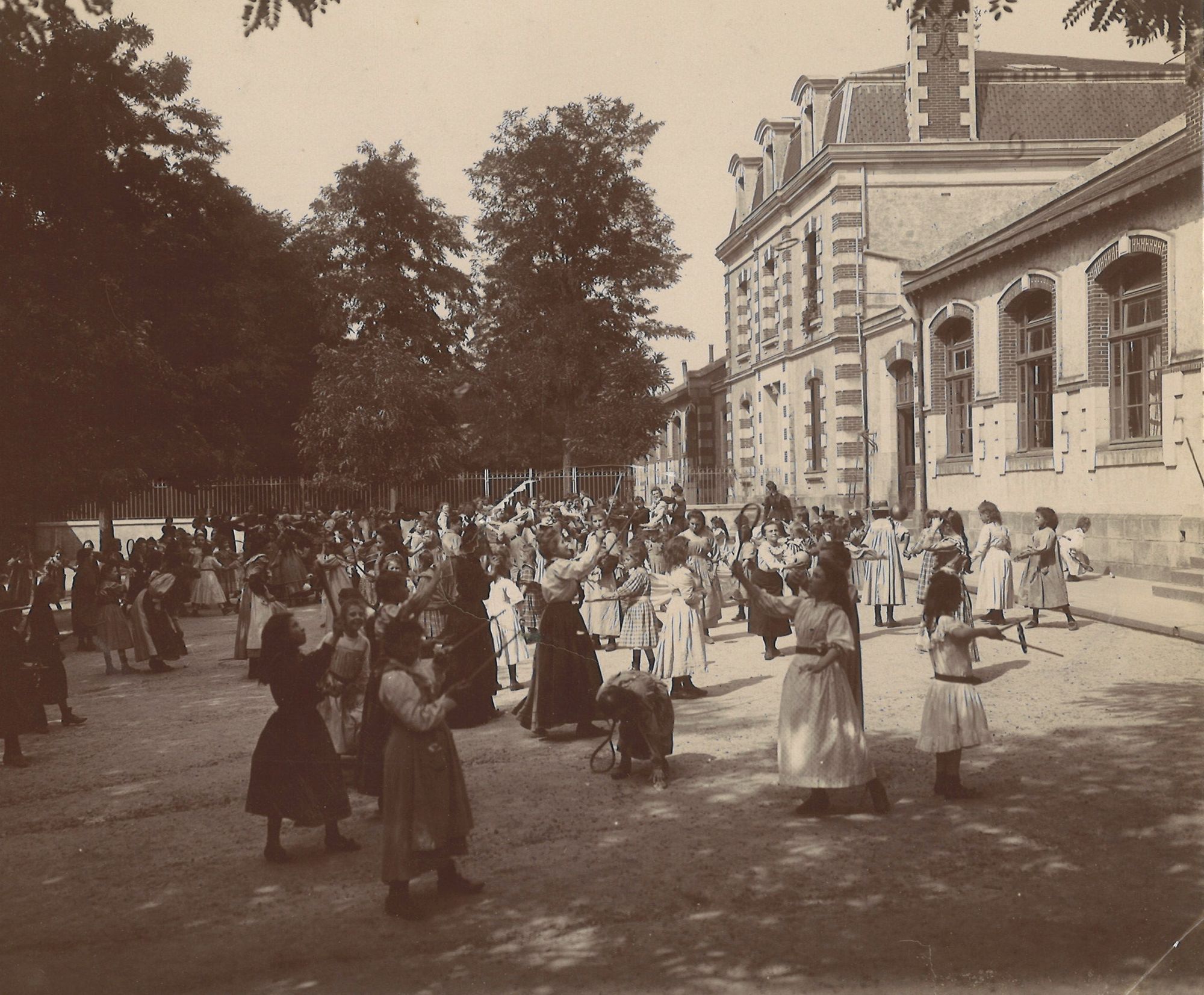 Petite histoire des cours de récréation