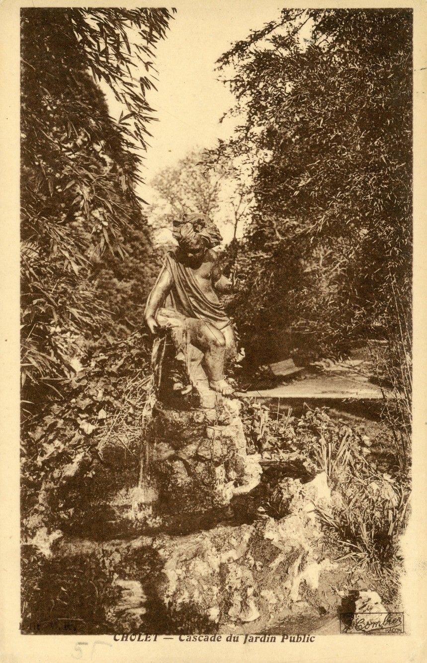 Insolite - La cascade du Mail