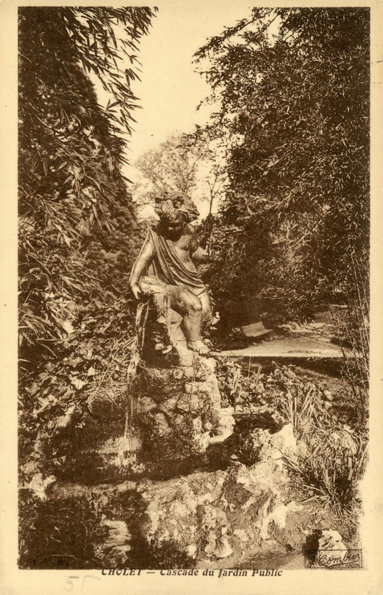8Fi 1093 - Carte postale de la cascade, 1935.