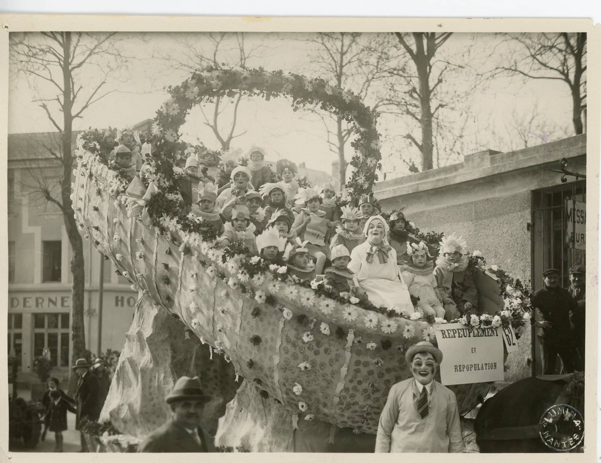 Entre deux-guerres : la mi-carême encourage la natalité