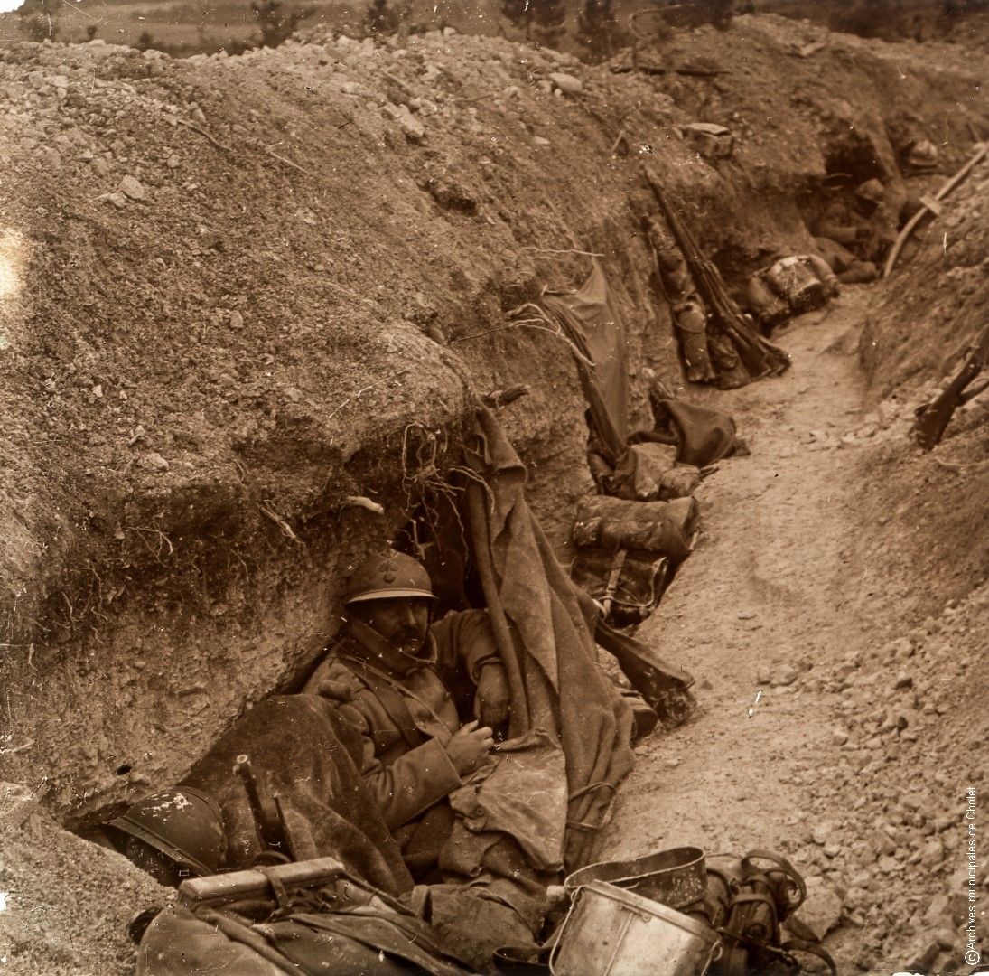 Soldats dans les tranchées