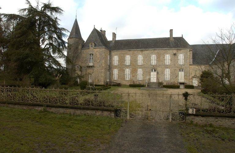 Château de Fourneaux à Availles-sur-Seiche (35)