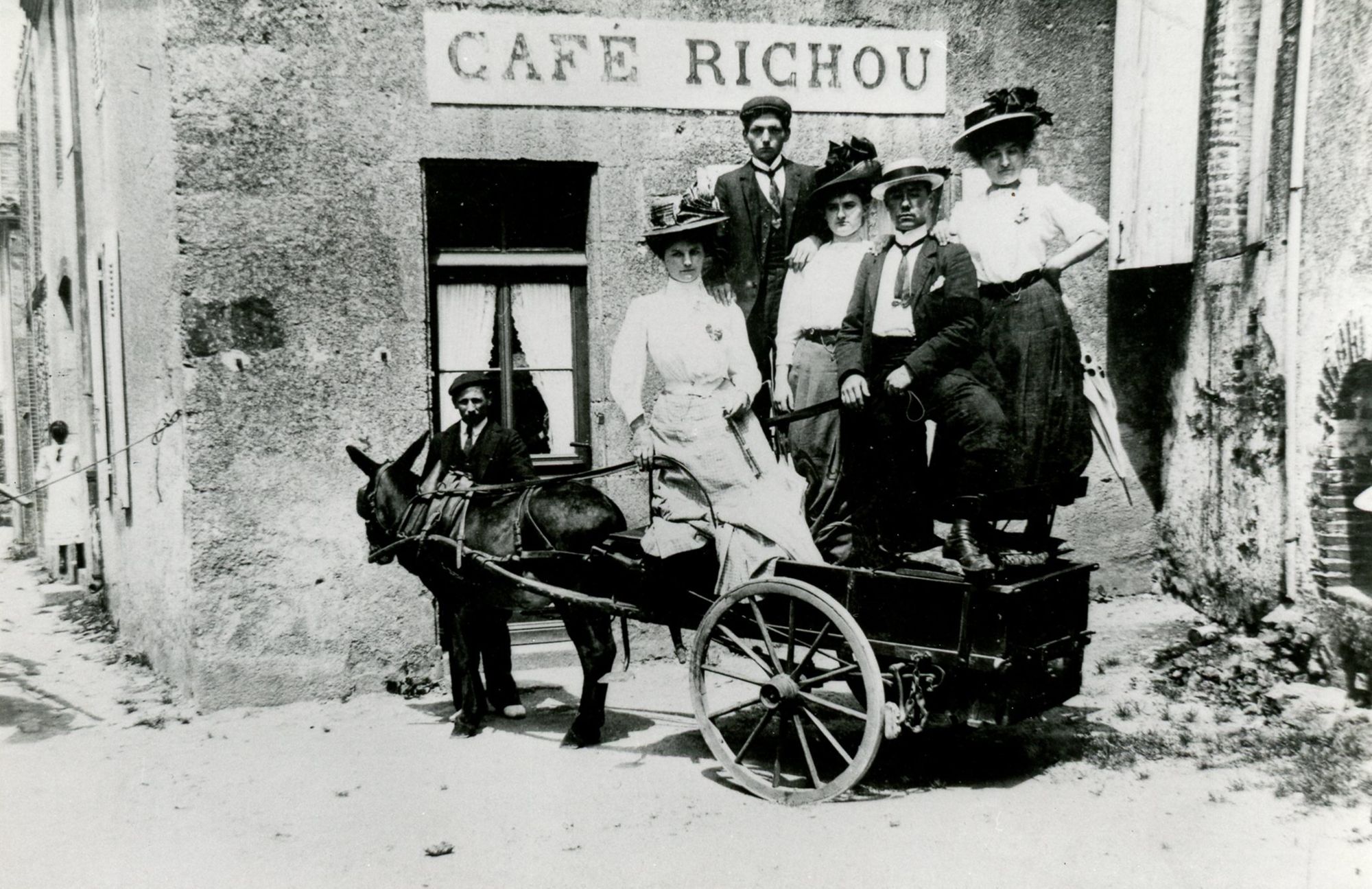 21Fi1415 - Café Richou, La Tessoualle. Coll. AMC