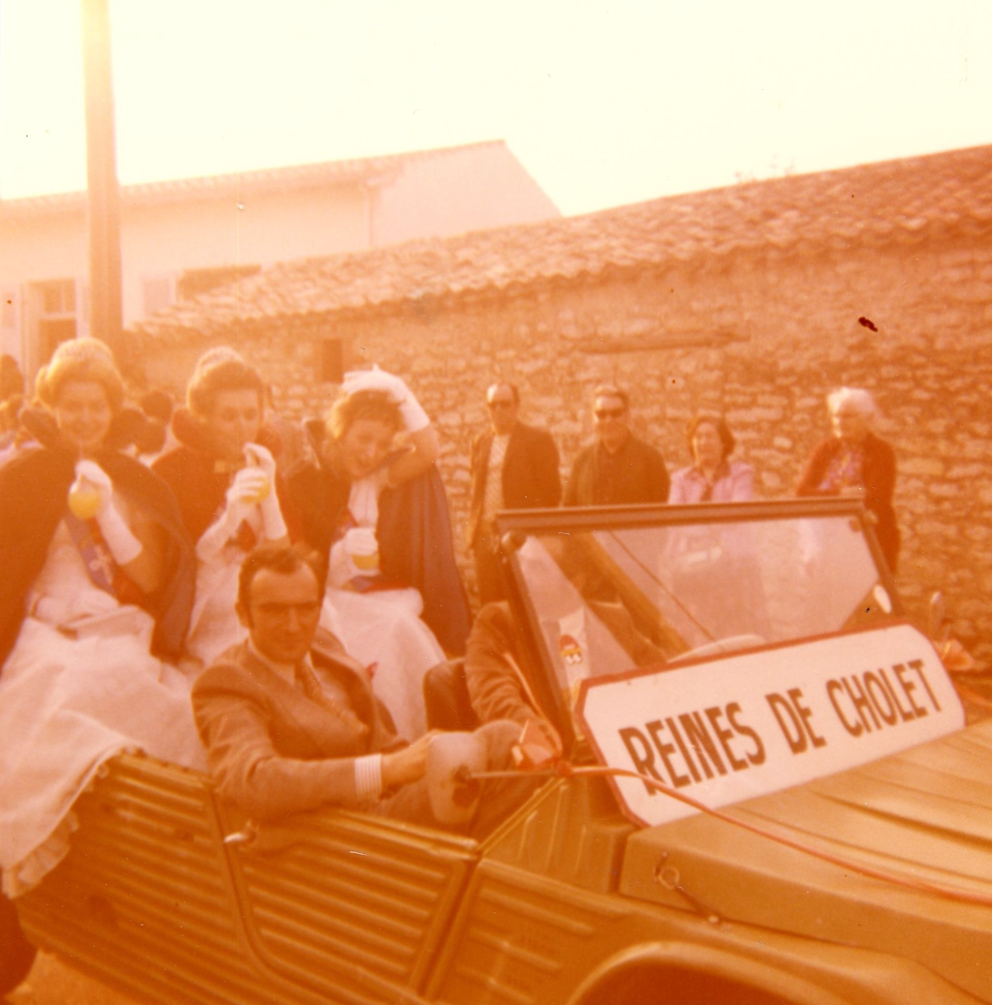 6Num26/02 - Les reines de Cholet en déplacement, 1974