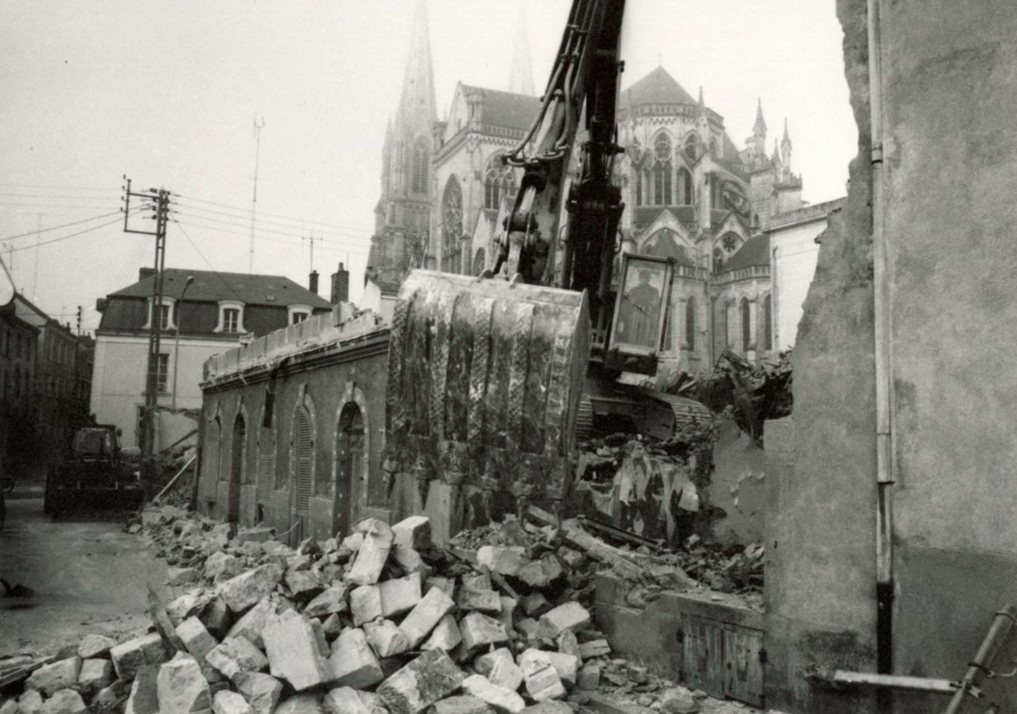 Insolite - Les arcades de La Providence, rue Jean-Paul II