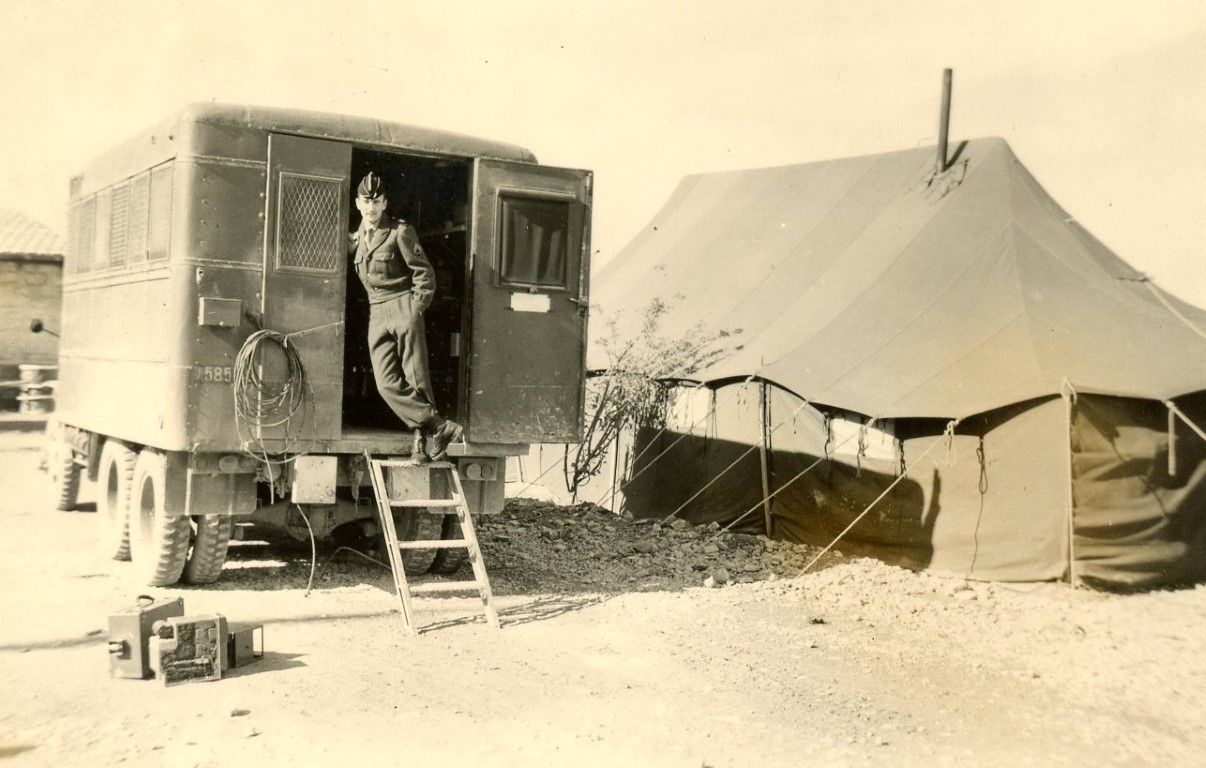 6Num57/63 - À Colbert, 1958. Coll. AMC