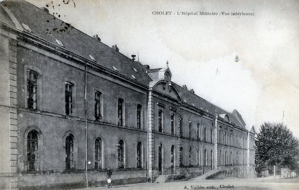 Hôpital militaire. Carte postale. Coll. AMC - 8Fi 3131