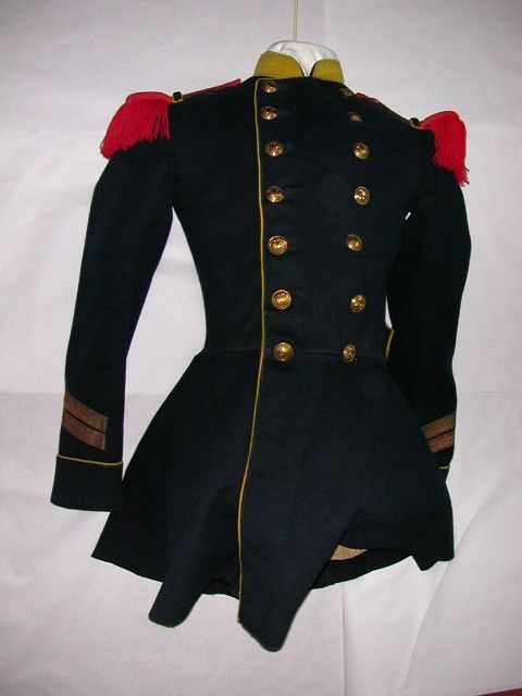 Tunique d'un sergent-major d'infanterie de Ligne. 1868. Coll. Musée de l'Armée - Inv. 10920