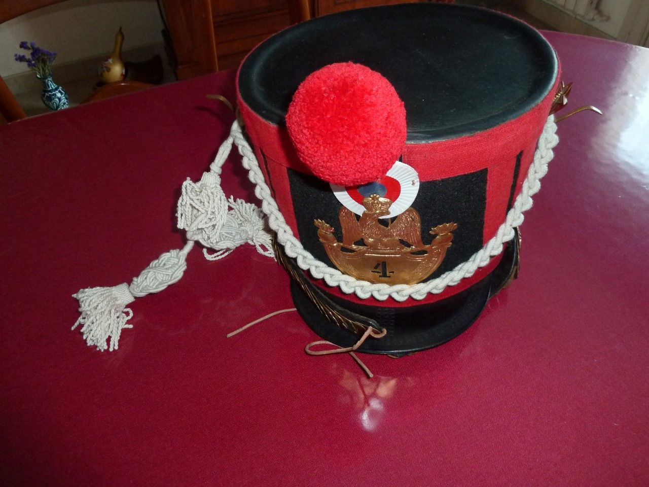 Shako d'un soldat d'infanterie du 1er Empire. Reconstitution. Coll. Particulière